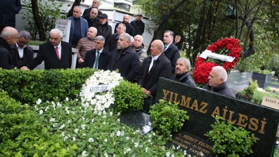 Eski Başbakan Ahmet Mesut Yılmaz Mezarı Başında Anıldı